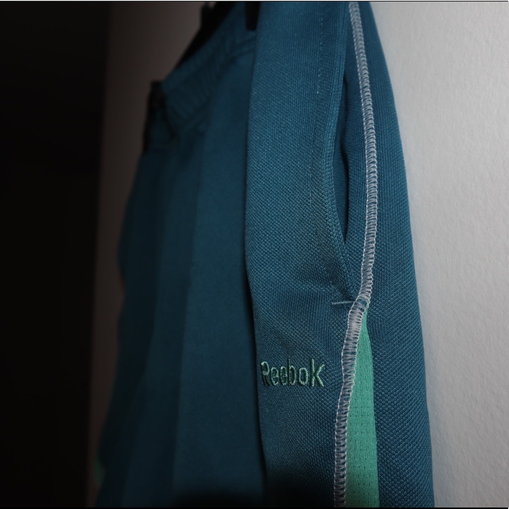 Women Sport Reebok Shorts - Picture 6 of 11